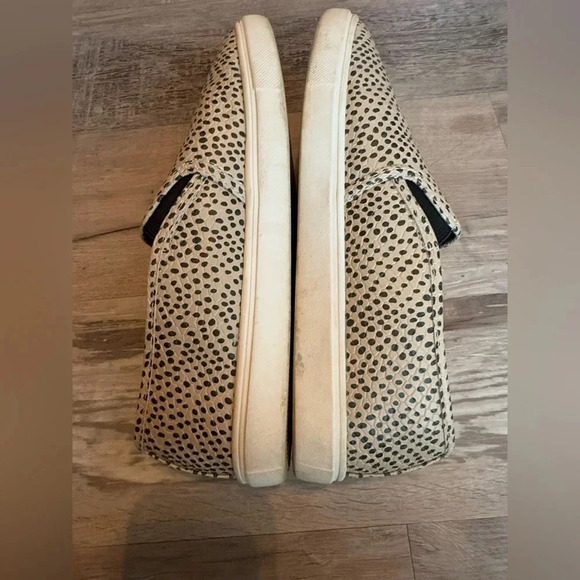 Time and Tru Women's Animal Print Twin Gore Slip On Memory Foam - Picture 4 of 6